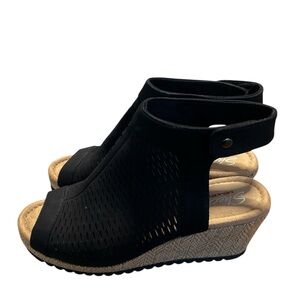 Skechers Black and Tan Wedge Sandals